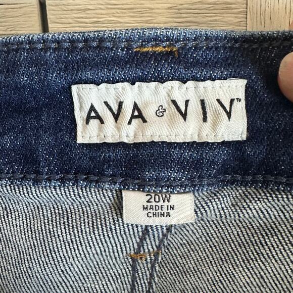 Ava & viv Bermuda denim shorts dark wash high-rise Mini pockets plus size ￼ - Picture 3 of 13